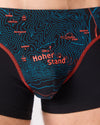 Herren Unterhose Hoher Stand. Bergmotiv. Unterhose mit Gipfel und Höhenlinien. Unterwäsche für Bergsteiger.
