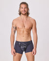 Unterhose für Herren mit Bergmotiv PULVERHÖRNDL. Höhenlinien auf Unterwäsche. Lustiger Gipfelname auf Unterhose.