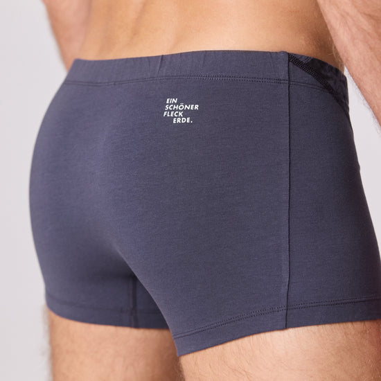 Unterhose für Herren mit Bergmotiv PULVERHÖRNDL. Höhenlinien auf Unterwäsche. Lustiger Gipfelname auf Unterhose.