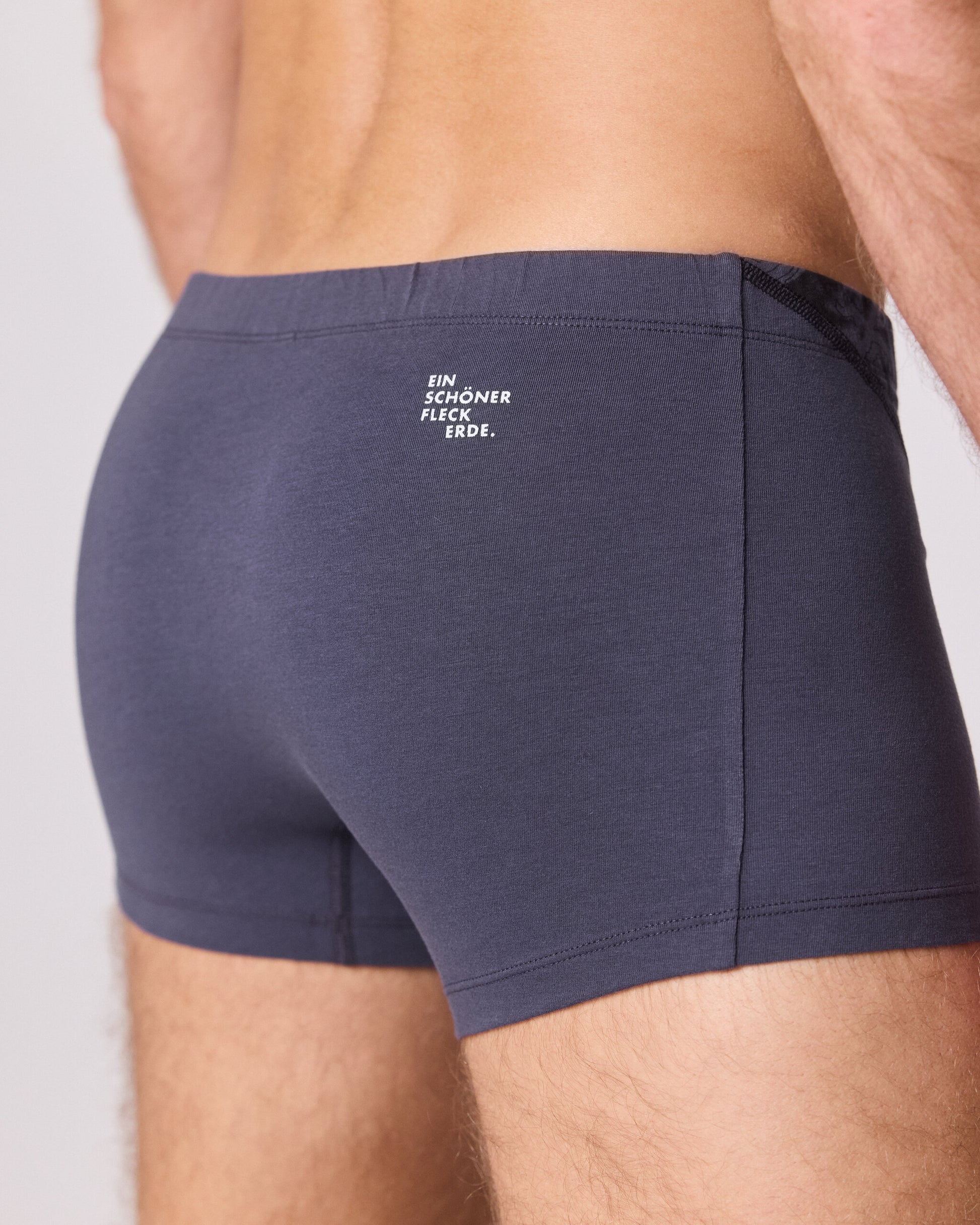 Unterhose für Herren mit Bergmotiv PULVERHÖRNDL. Höhenlinien auf Unterwäsche. Lustiger Gipfelname auf Unterhose.